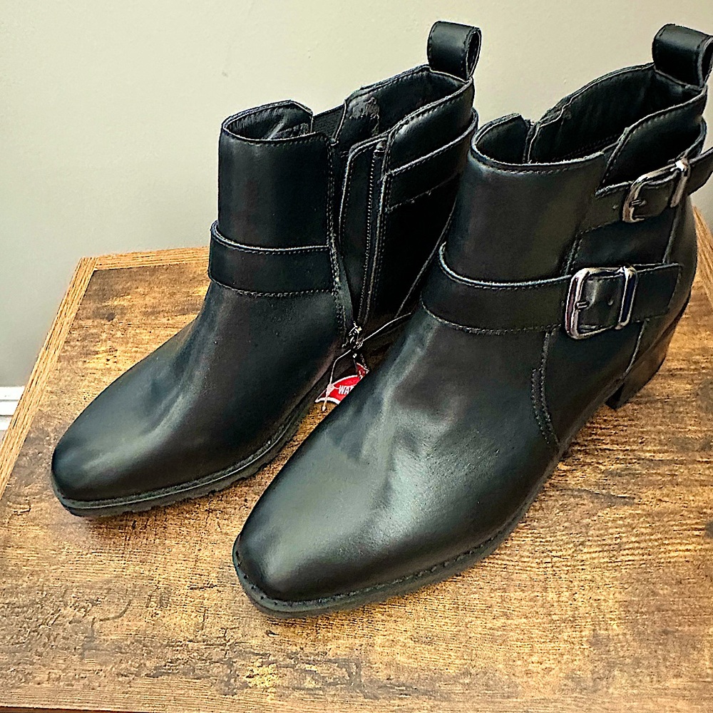 Blondo Shantel Waterproof Black Leather Ankle Boots Womens Size 8M Buckle New